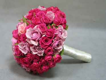 Букет невесты из кустовой розы в магазине Кактус г. Сургут